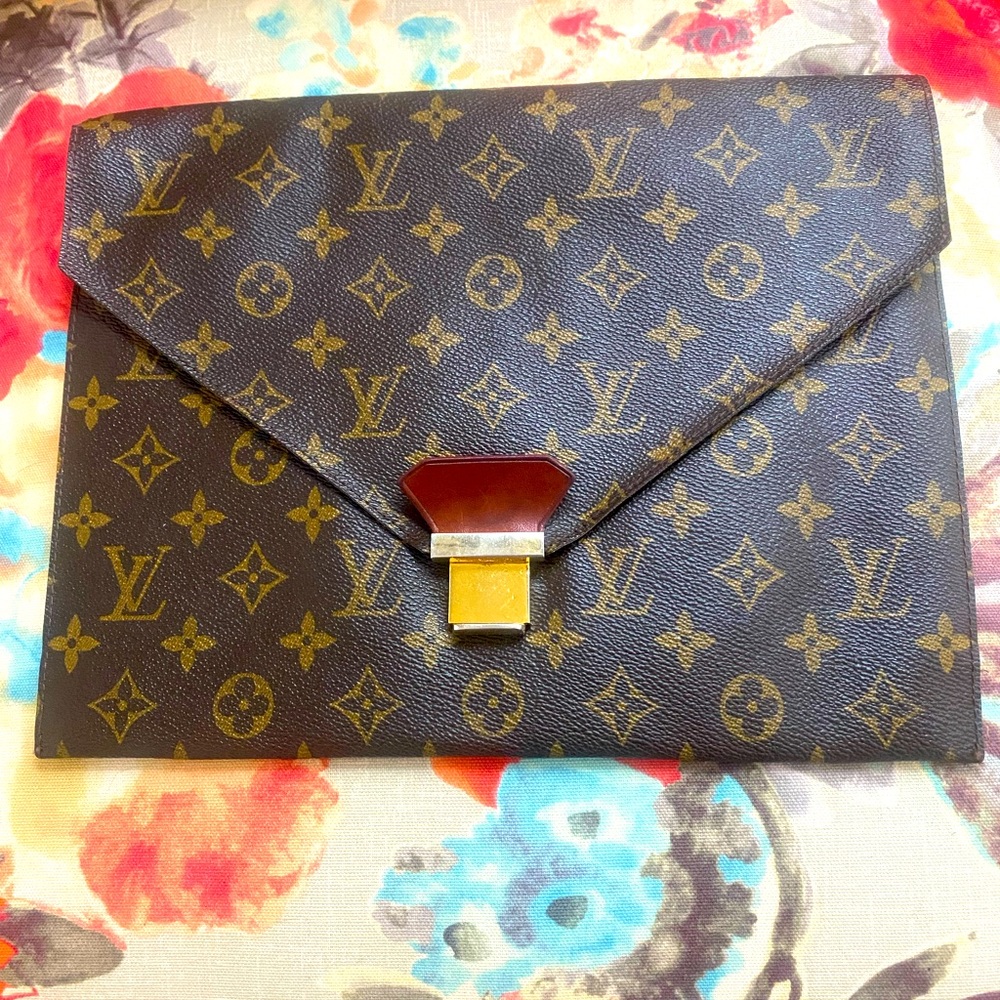 Authentic Monogram Louis Vuitton Crossbody/Clutch